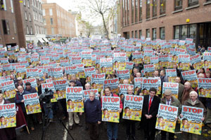 Irish famers send a clear message to Mandelson outside the EU Commission office in Dublin