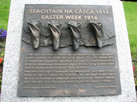 Monument in front of Rotunda Hospital