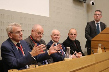 Leinster House Hooded Men 2018