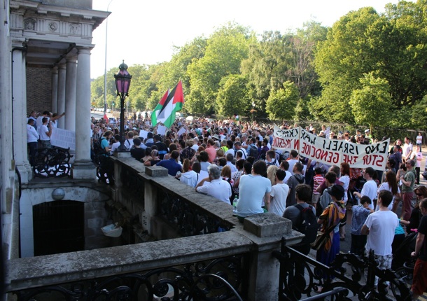 Gaza die-in Dublin July 2014 – Crowd