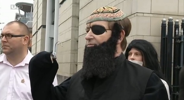 Willie Frazer 'dressed as muslim'