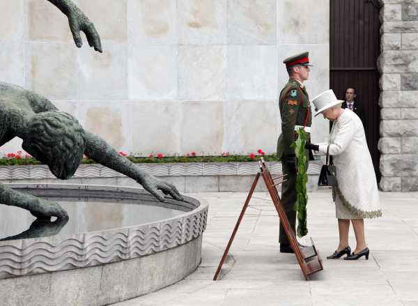 QE Graden of Remembrance 2011