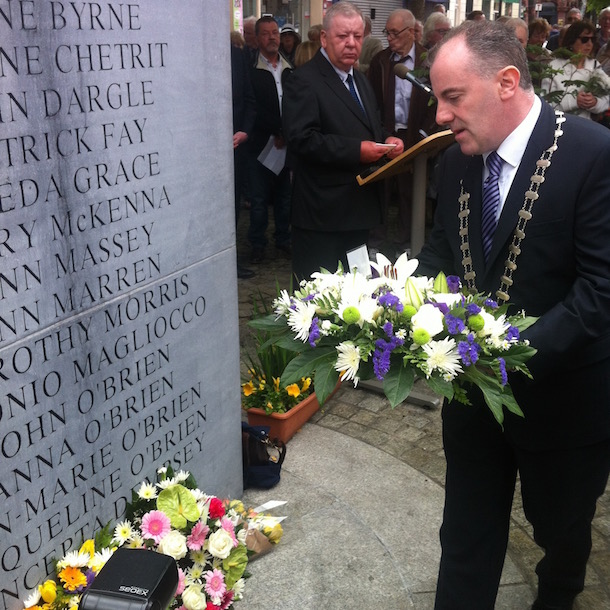 2016 – Monaghan Mayor Noel Keelan lays wreath
