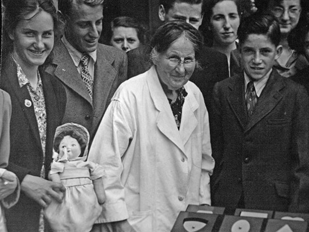 Dr Kathleen Lynn 2 with crowd