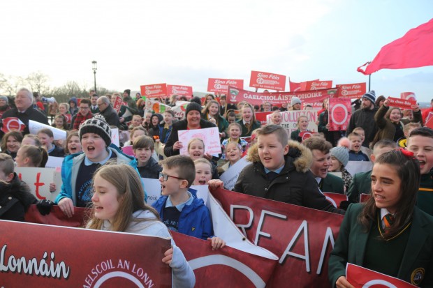 Acht Gaeilge protestors at Stormont.