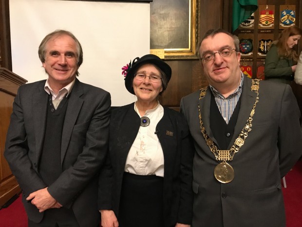 The great-grandson of James Connolly and the grand-daughter of Hanna Sheehy Skeffington introduced by Ardmhéara Micheál Mac Donncha