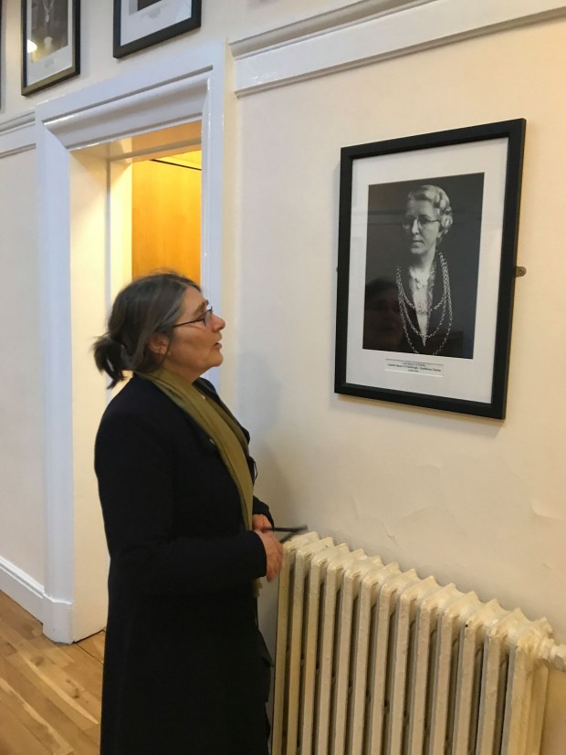 Micheline Sheehy Skeffington admires the photograph of the first woman Ardmhéara of Dublin, Kathleen Clarke, comrade of Hanna and widow of executed 1916 leader Tom Clarke, and sister of executed 1916 leader Edward Daly.