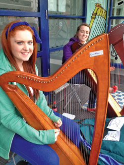 Kerri Mullan agus Laurne O'Neill, Doire