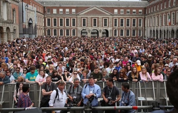 Crowds at Dublin castle for the referendum result.
