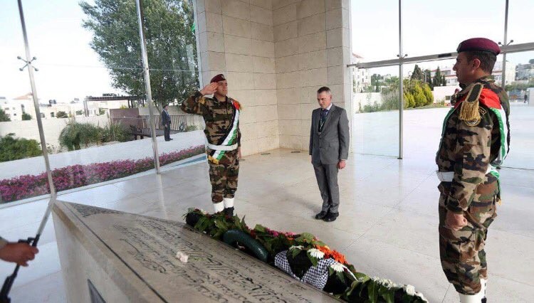 Declan Kearney laying a wreath at the grave of Yasser Arafat.
