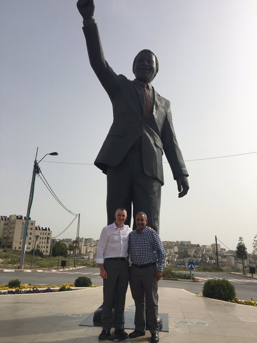 Declan Kearney with South African ambassador to Palestine Ashraf Suliman.