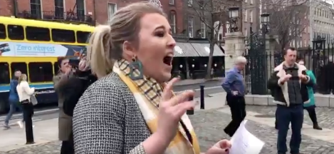 Collette McAllister addressing the solidarity demonstration.