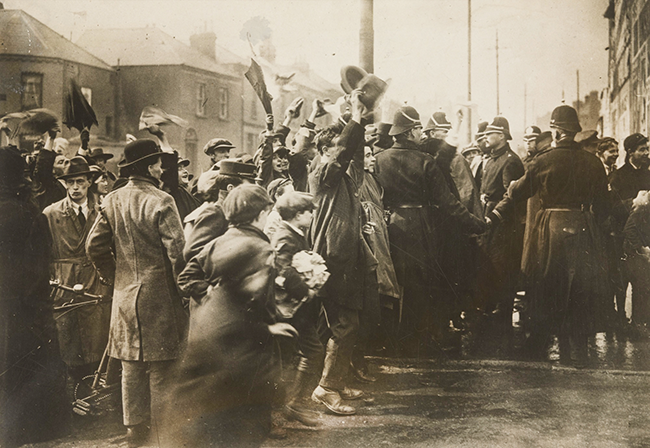 1920-HungerStrikers-outside