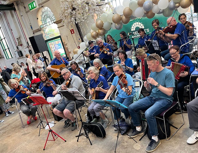 Ceol i Margadh Sheoirse