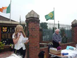 Orla Tohill of Ógra Shinn Féin reads the Roll of Honour