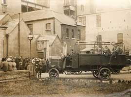 British soldiers outside Jervis Street hospital after Bloody Sunday