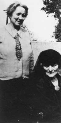 Helena Moloney with Maud Gonne