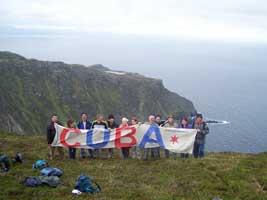 Rannpháirtithe ar Shliabh Liag ag tacú le Cúba