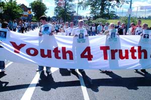 Ógra protest against British Army recruitment stall