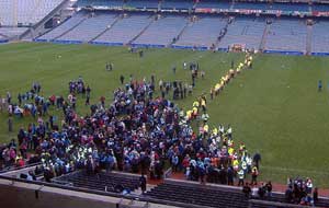 Gardaí and stewards prevent Portumna fans emulating Fulham