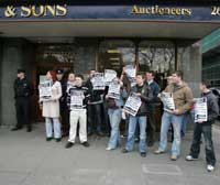 Ógra Shinn Fein protester soutside James Adams Auctioneers over the sale of 1916 historical items last week