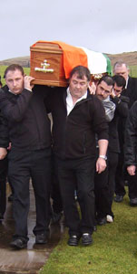 Roddy Doherty comrades carrying his coffin