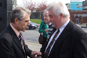 rish Nurses’ Organisation General Secretary Liam Doran with Sinn Féin Councillor and Dublin North East candidate Larry O’Toole at the nurses’ protest at Beaumont Hospital
