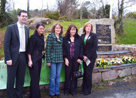 Senator Pearse Doherty, Cllr Marie Therese Gallagher, Ann and Bríd Nic Bhrádaigh and Gráinne Mhic Ghéidigh at the memorial to Caoimhín in Meenaleck