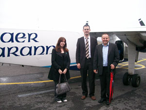 Diane Nolan of Galway Sinn Féin, Senator Pearse Doherty and Councillor Pádraig Mac Lochlainn prepare to fly to Inis Mór