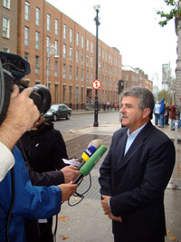 Arthur Morgan briefs the media on Sinn Féin's position on the banking crisis.