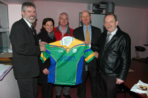 • Gerry Adams, Dublin MEP Mary Lou McDonald, Club Chairperson Eugene White, Cllr Daithí Doolan and Club manager Shay Connolly