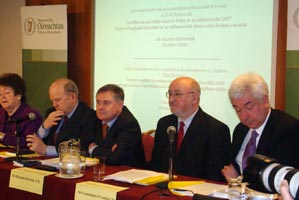 Caoimhghín Ó Caoláin (second from right) at the launch of the final report