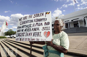 Aboriginal people arrive in Canberra for apology to the stolen generations