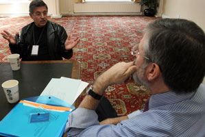 Dr As’ad Abdul Rahman talking to Sinn Féin President Gerry Adams