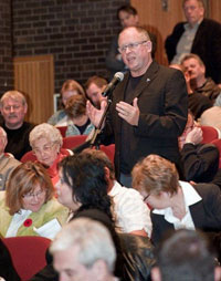 Ontario Federation of Labour President Sid Ryan addresses conference from floor